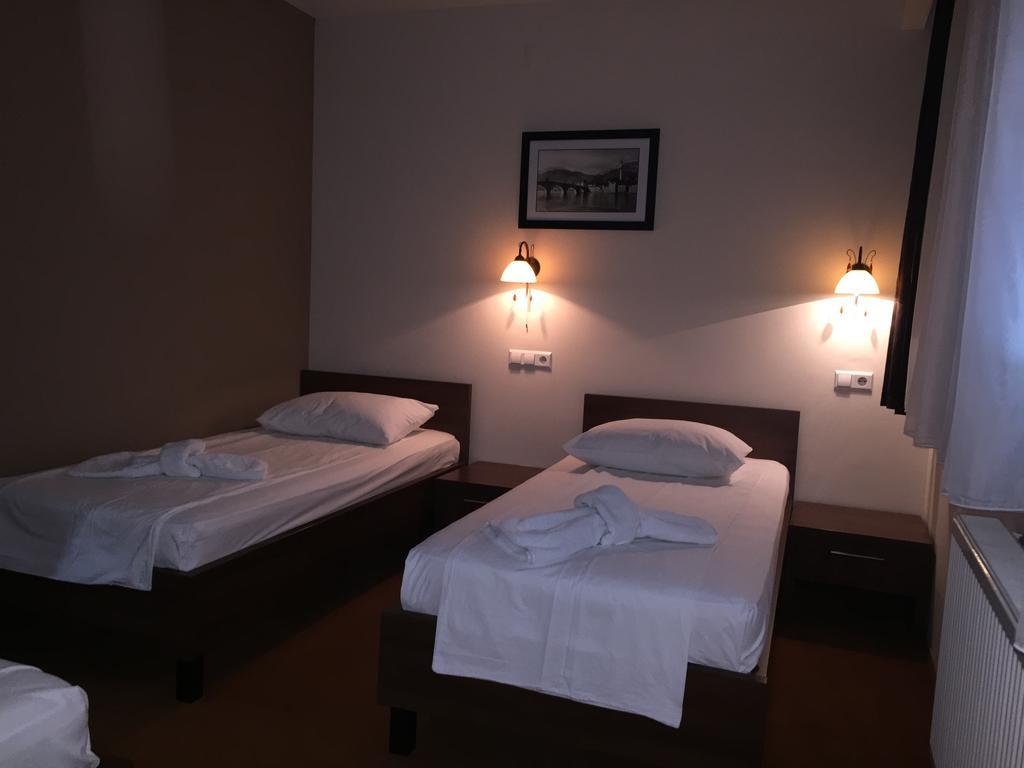Hotel Oaza Konjic Phòng bức ảnh