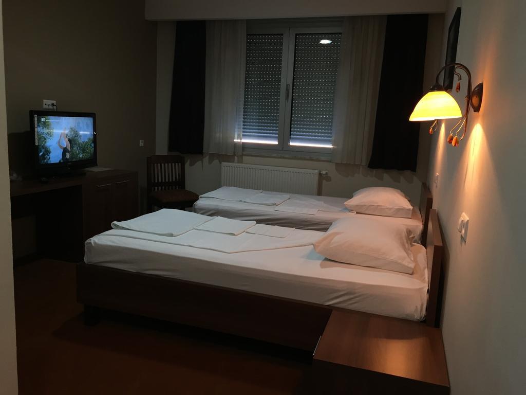 Hotel Oaza Konjic Phòng bức ảnh