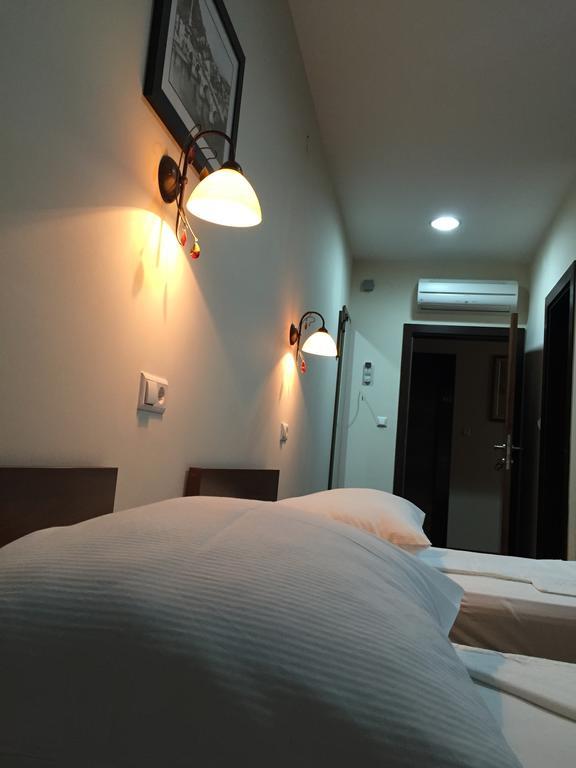 Hotel Oaza Konjic Phòng bức ảnh
