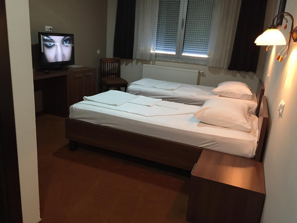 Hotel Oaza Konjic Ngoại thất bức ảnh
